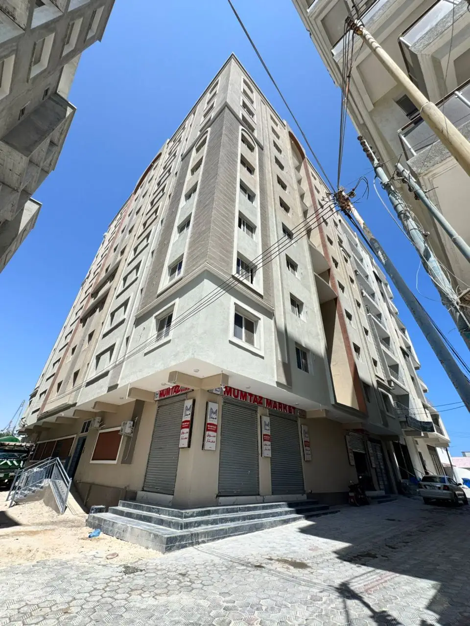 3 BEDROOMS GREEN TOWER